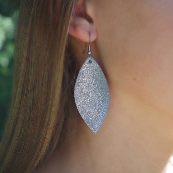 Paris&Pearle Jewelry - Sari Silver Metallic Leather Drop Earrings